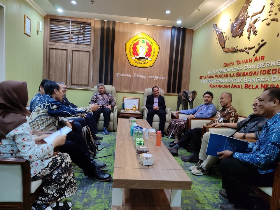 Foto bersama Dekan Universiti Malaya