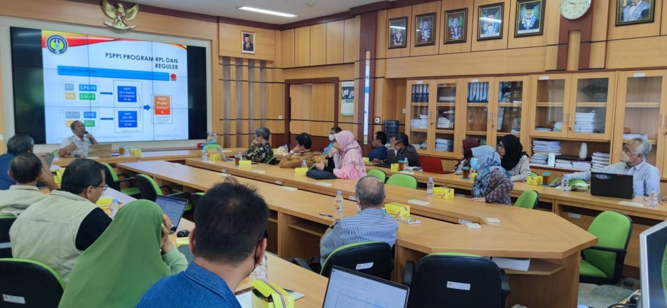 Workshop Kurikulum PS-PPI di Fakultas Teknologi Mineral 