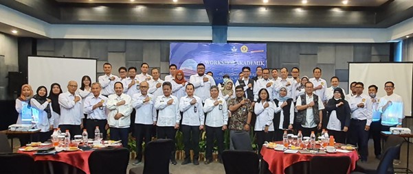 WORKSHOP AKADEMIK UNTUK PENGEMBANGAN KURIKULUM  PROGRAM SARJANA, MAGISTER, DOKTOR