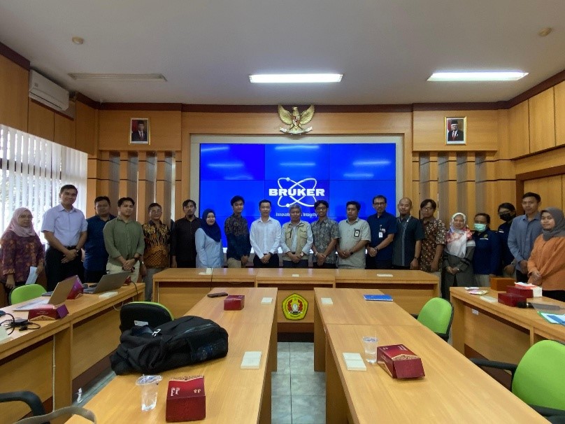 Seminar dan Workshop Micro-XRF di Fakultas Teknologi Mineral UPN “Veteran” Yogyakarta